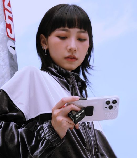 Красно-прозрачный чехол Skinarma Taihi Sora для iPhone 13 (6.1) Red 1513--13 фото