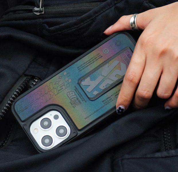 Чехол Skinarma Kira Kobai Mag-Charge для iPhone 16 Pro Max Hologram SK-2024IPP69-KIRAB-HOL фото